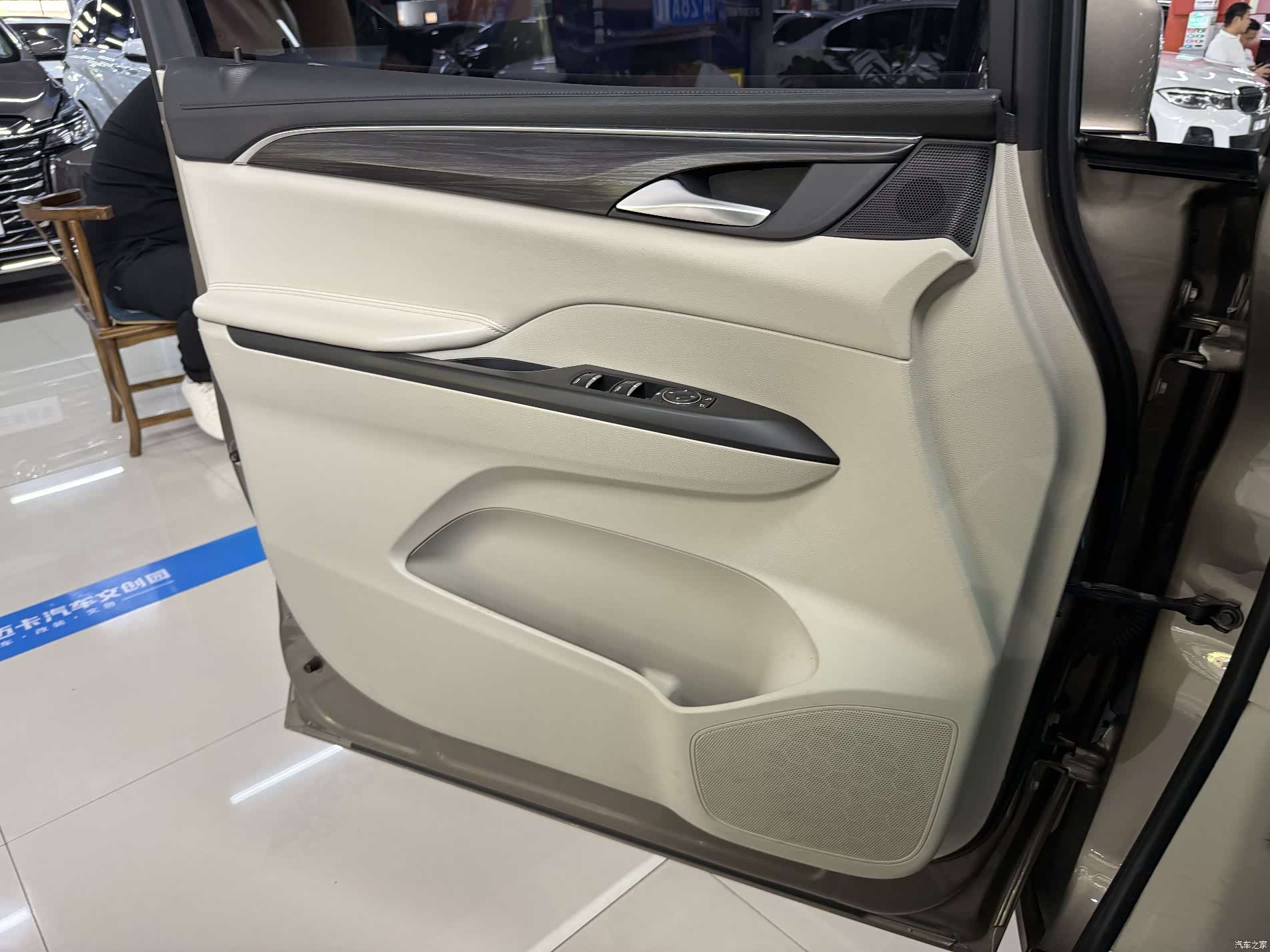Buick GL8, 2021 11