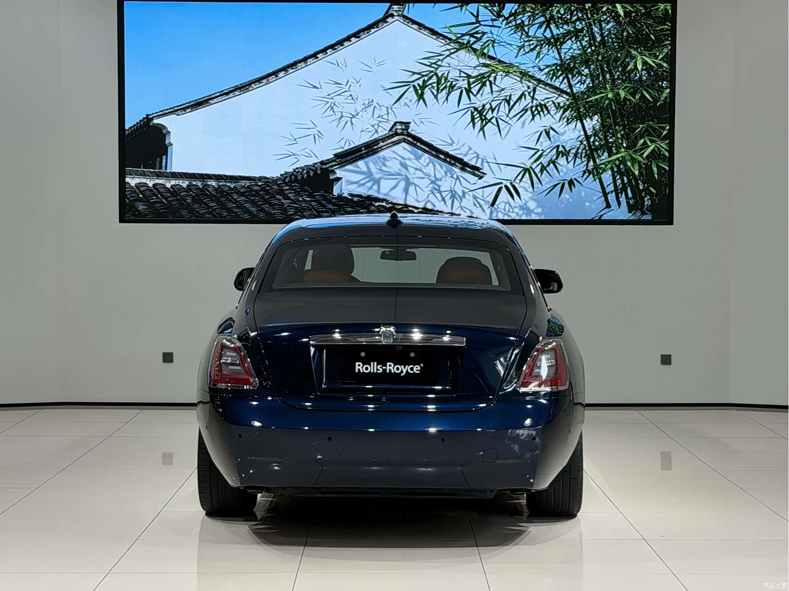 Rolls-Royce Ghost, 2022 все фото