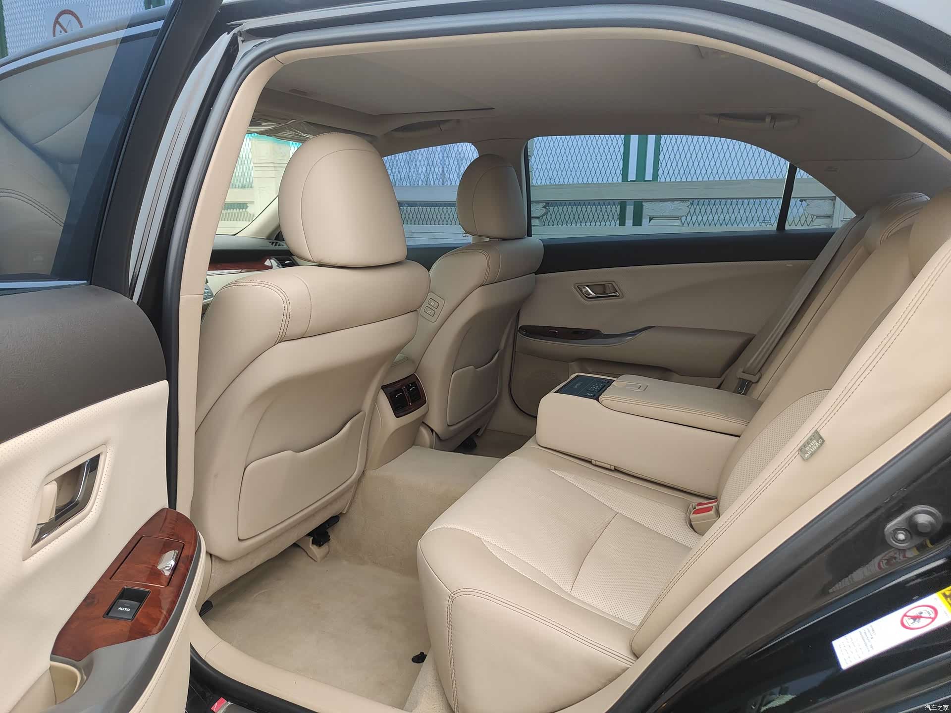 Toyota Crown, 2012 9