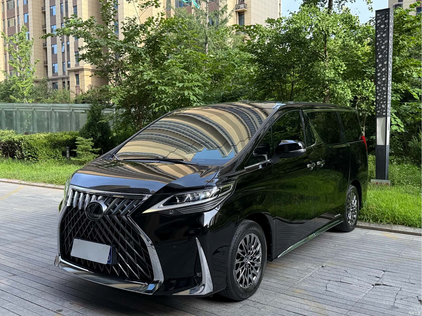 Lexus LM, 2021 2