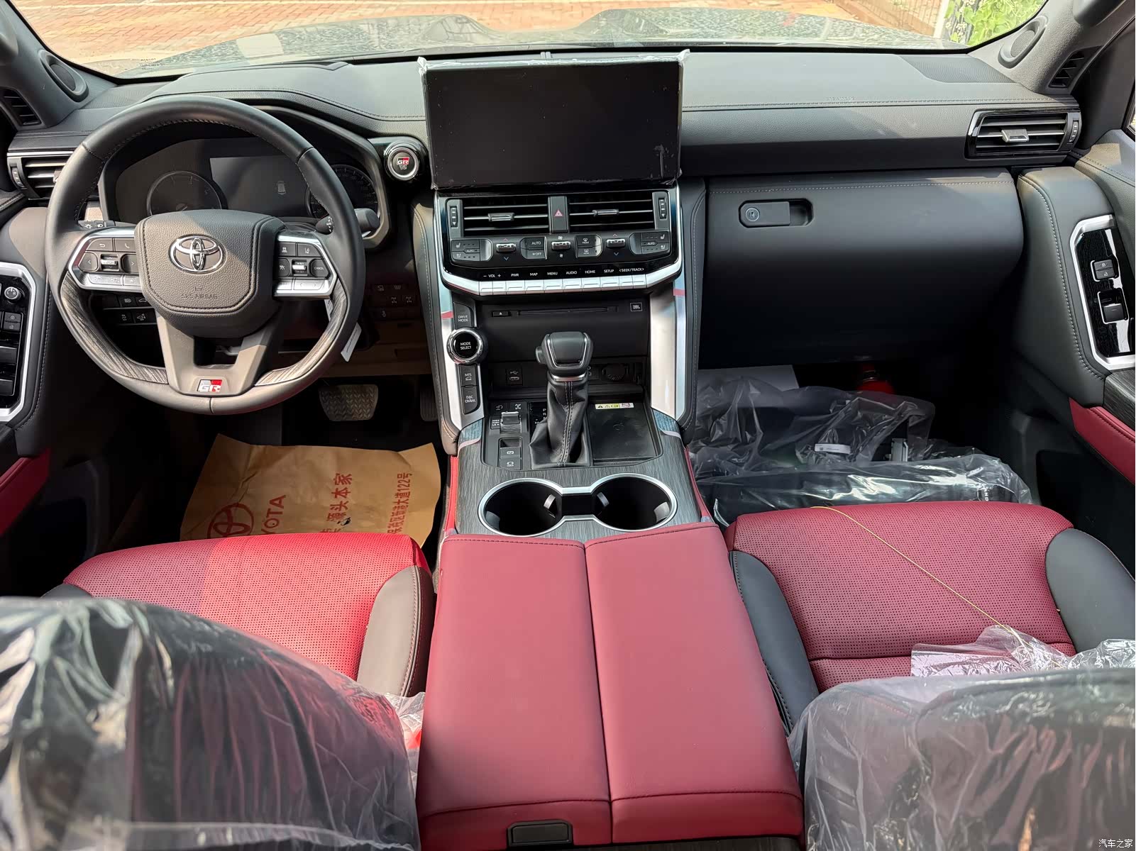Toyota Land Cruiser, 2026 16