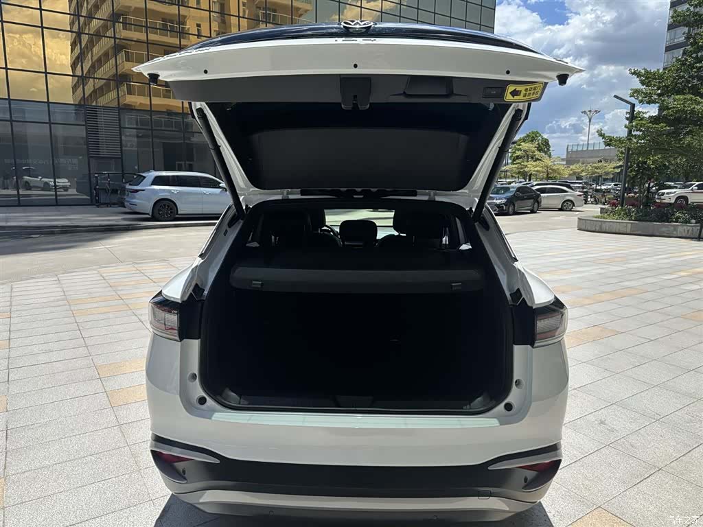 Volkswagen ID.4, 2025 14