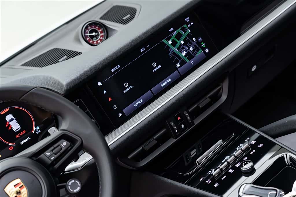 Porsche Cayenne, 2024 13