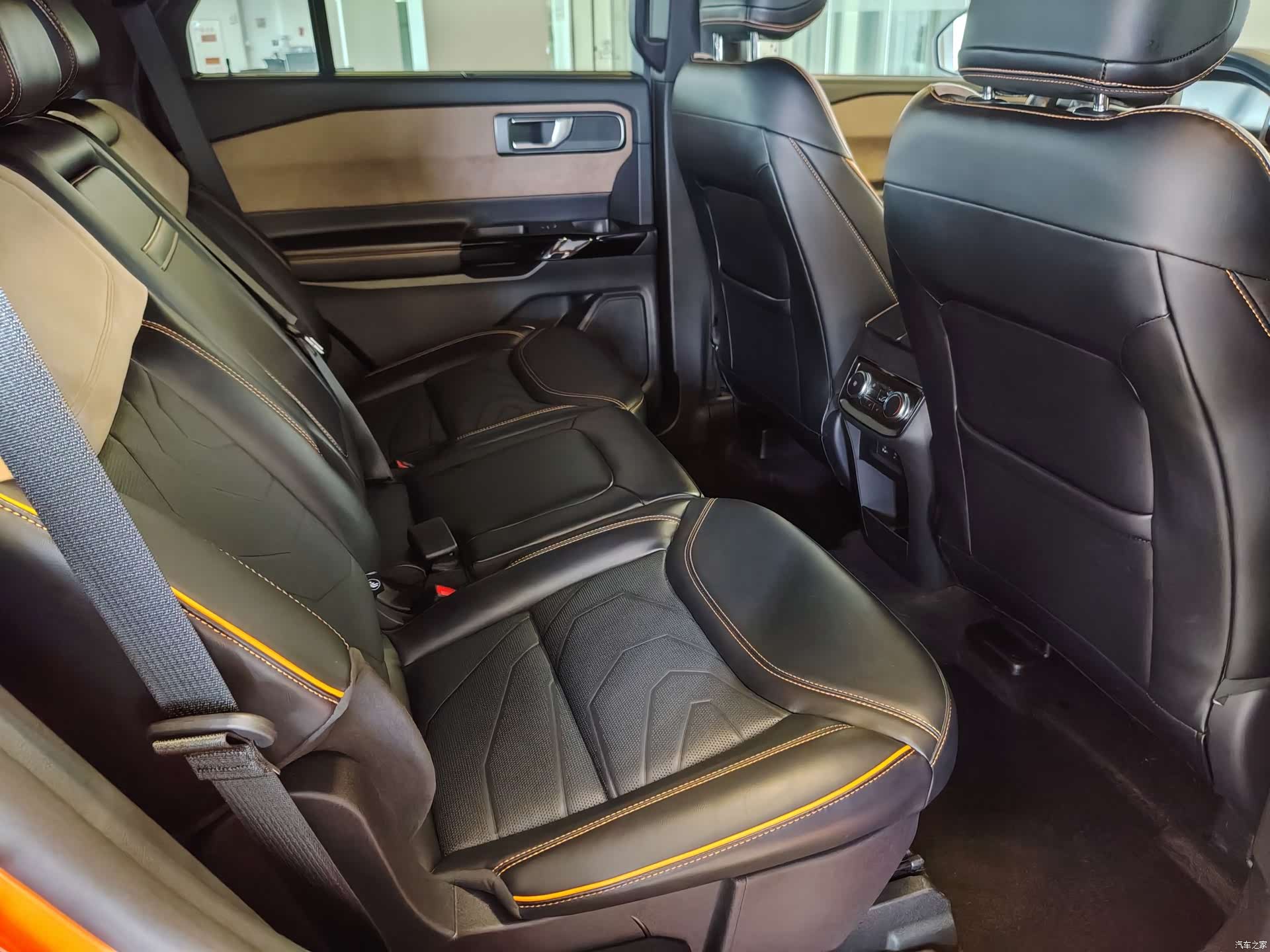 Ford Explorer, 2024 36