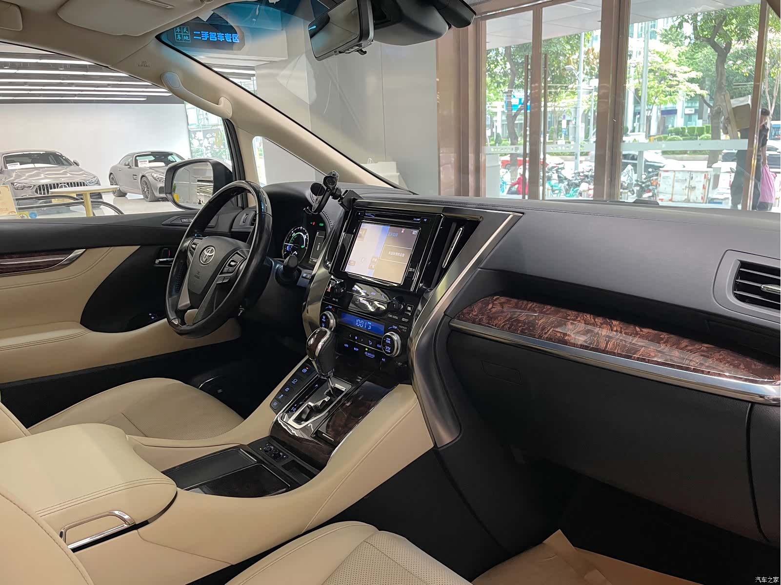Toyota Alphard, 2020 23