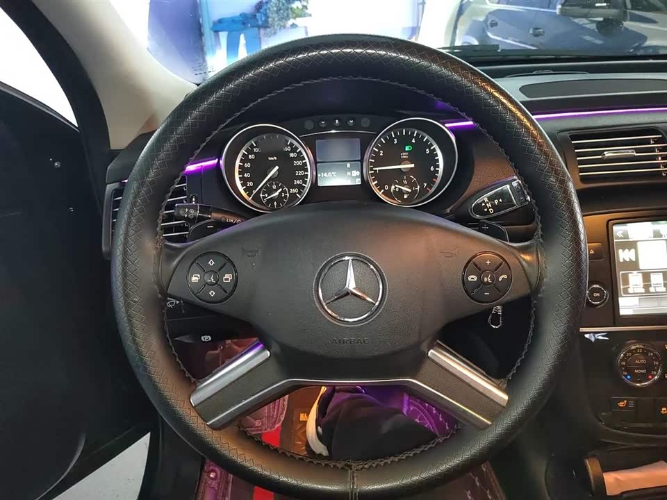 Mercedes-Benz R-class