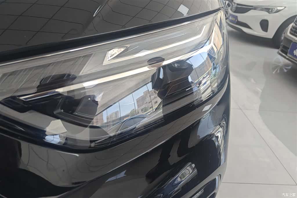 Audi Q5L, 2023 все фото