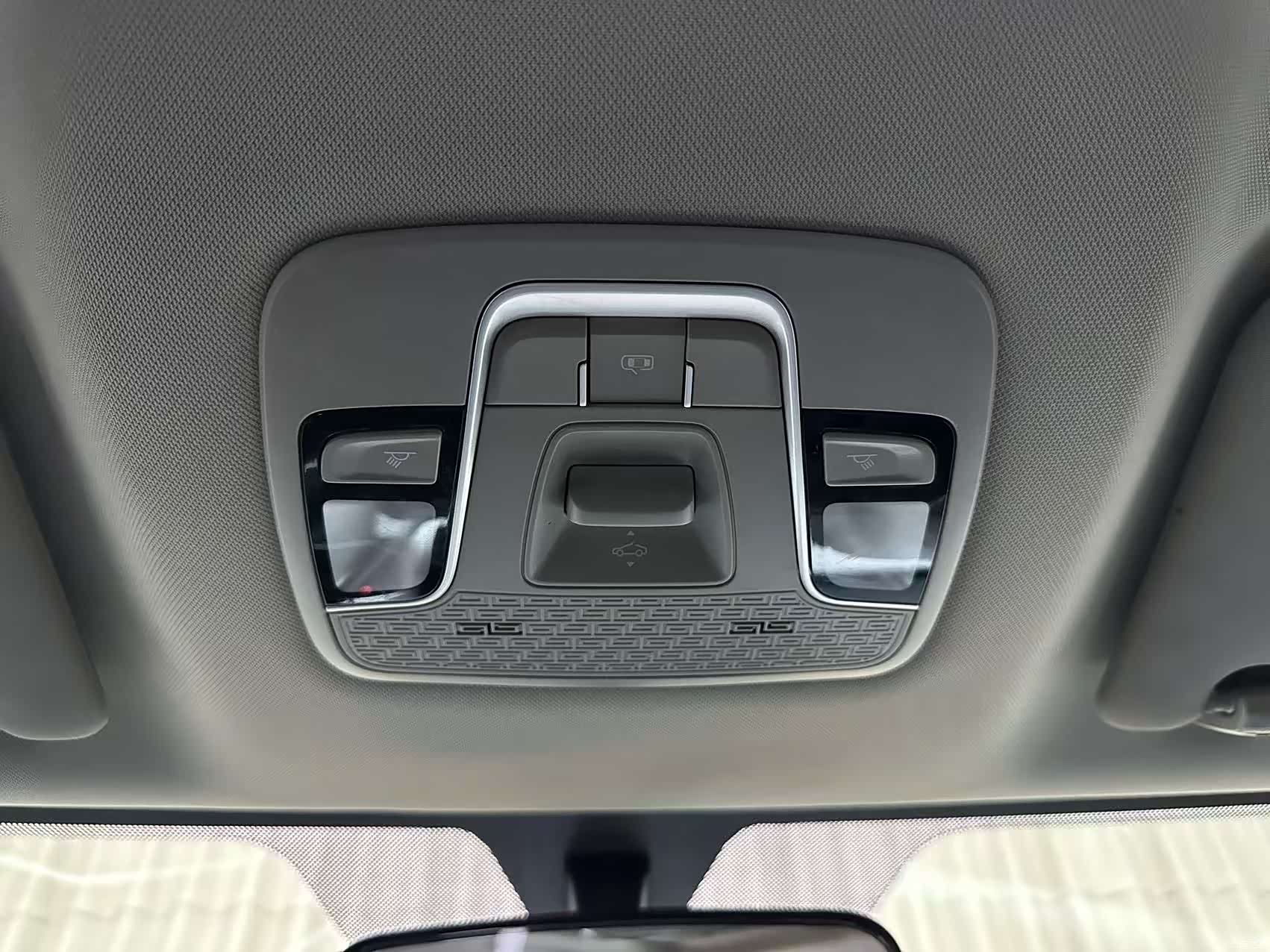 Geely Coolray, 2023 12