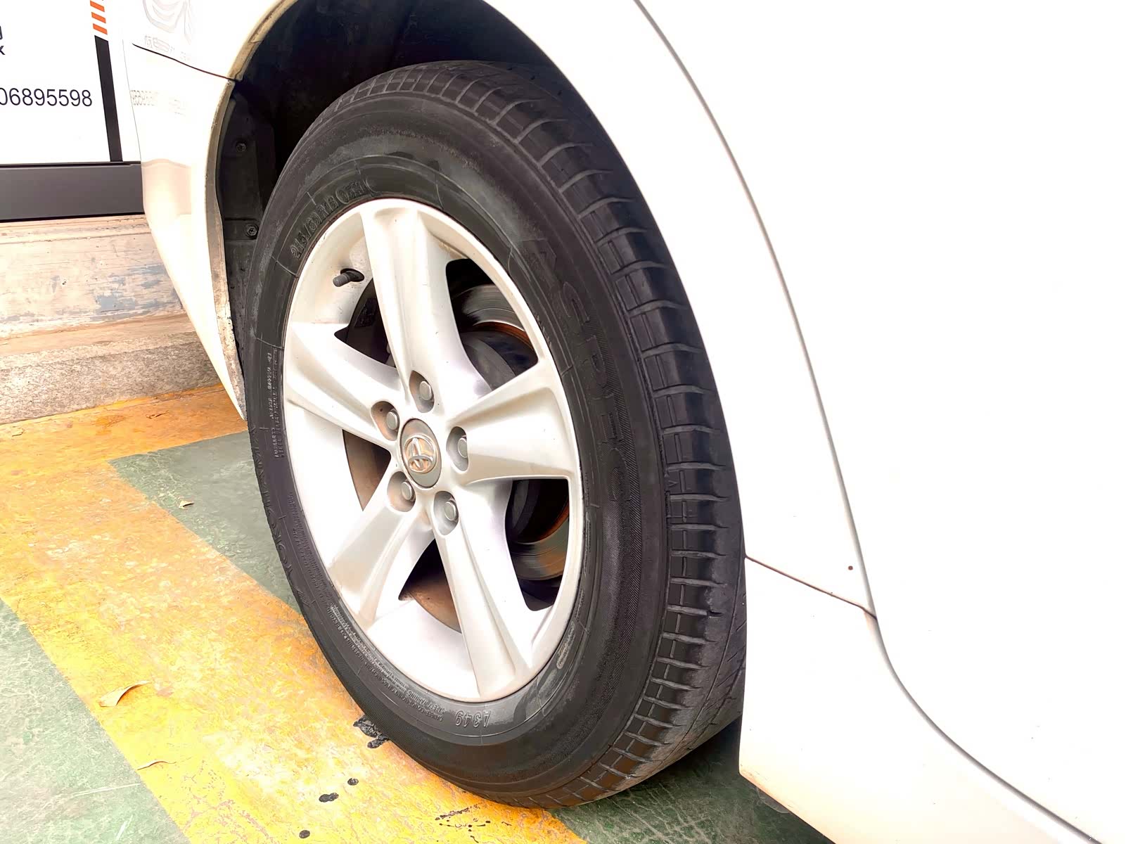 Toyota 2.5S, 2012 16