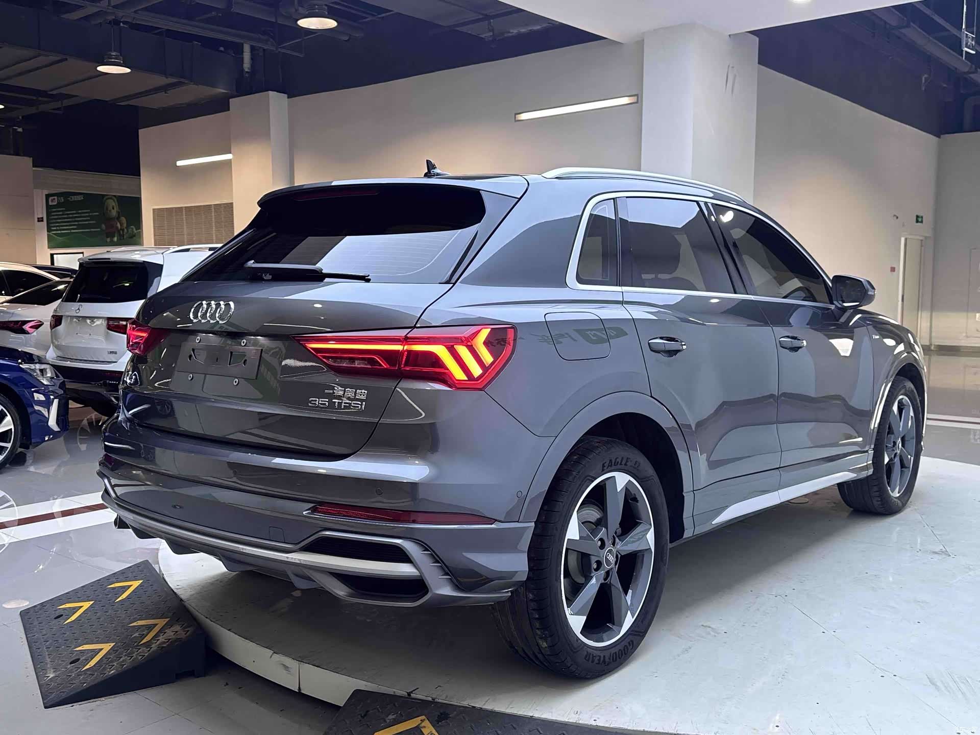 Audi Q3, 2022 6