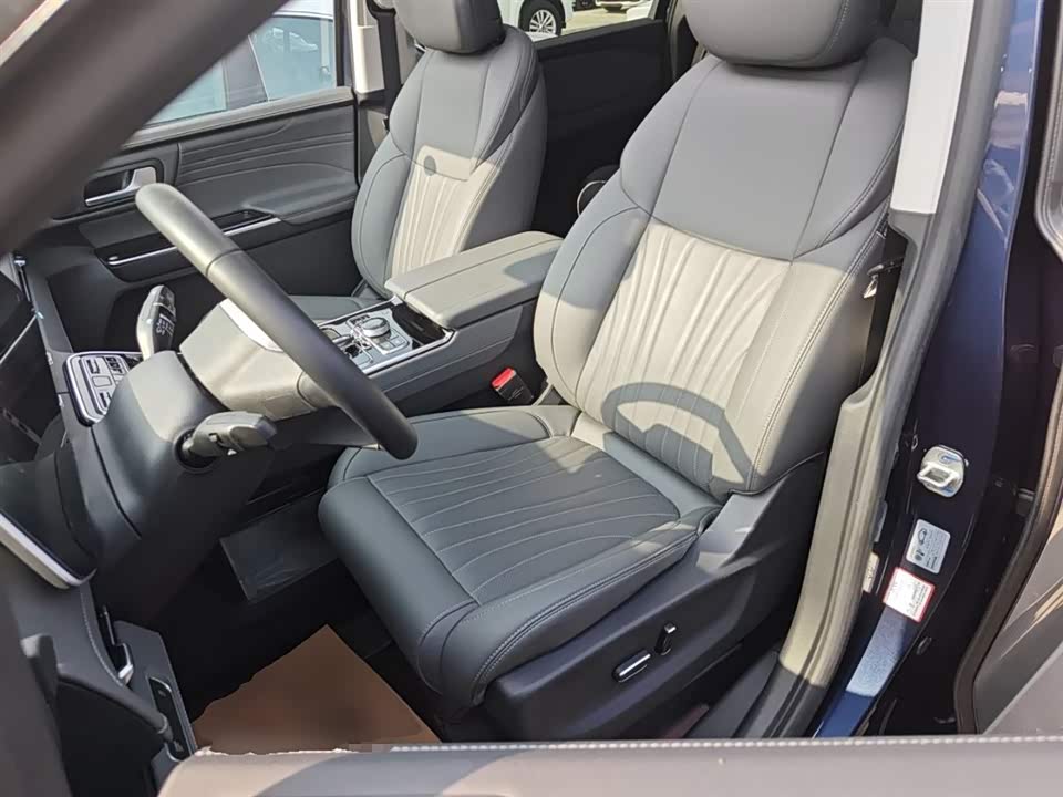 JAC Refine Ruifeng RF8 PHEV