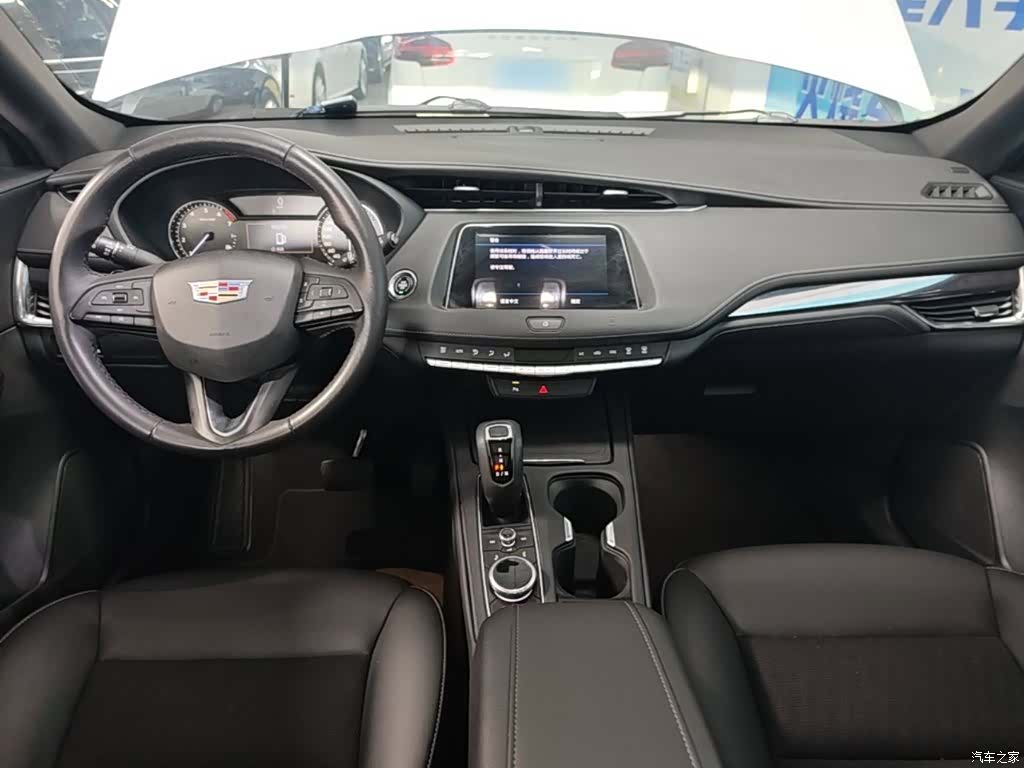 Cadillac XT4, 2019 10