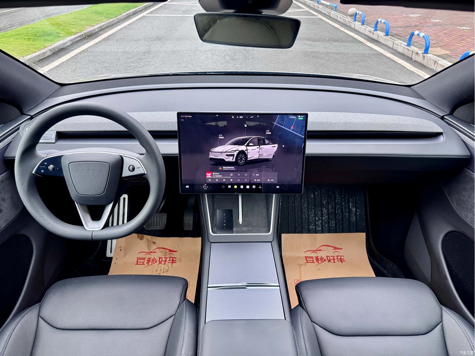 Tesla Model Y, 2025 11