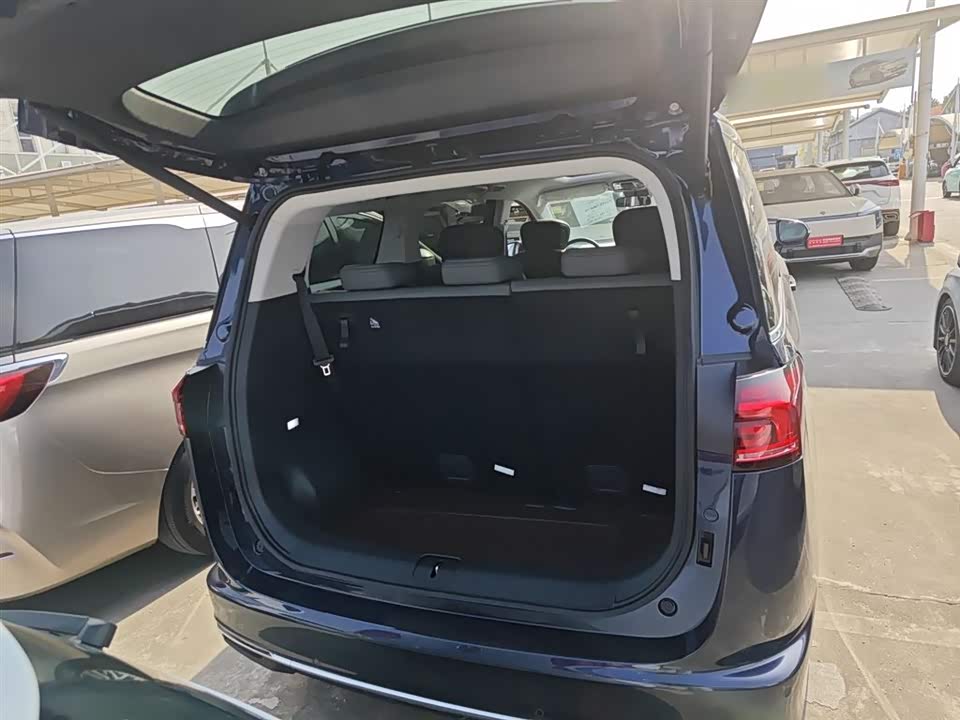 JAC Refine Ruifeng RF8 PHEV