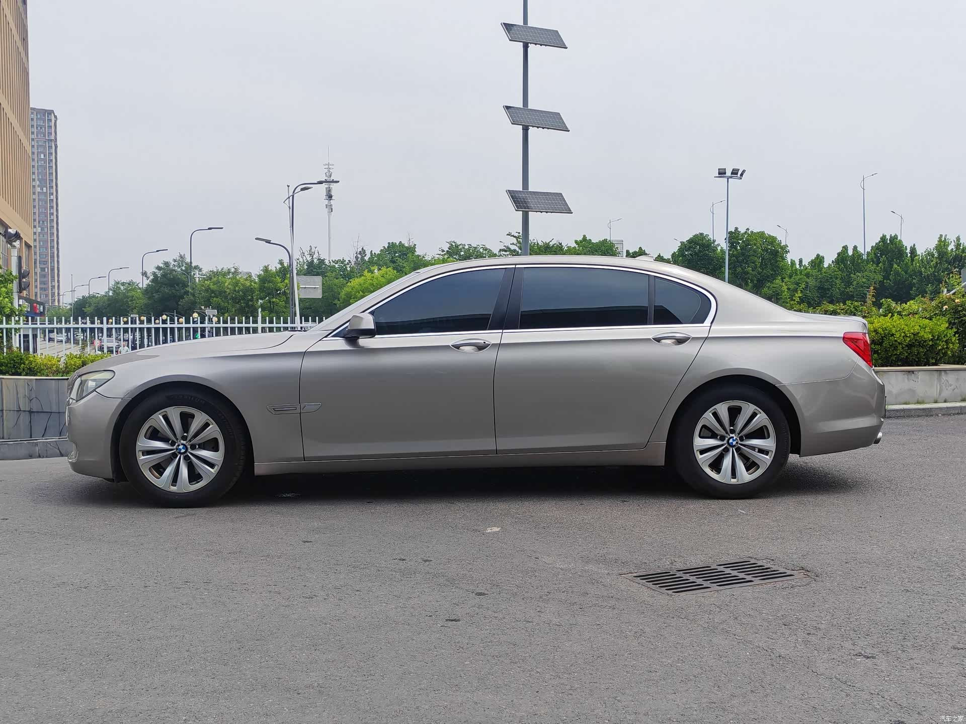 BMW 7 Series, 2011 3