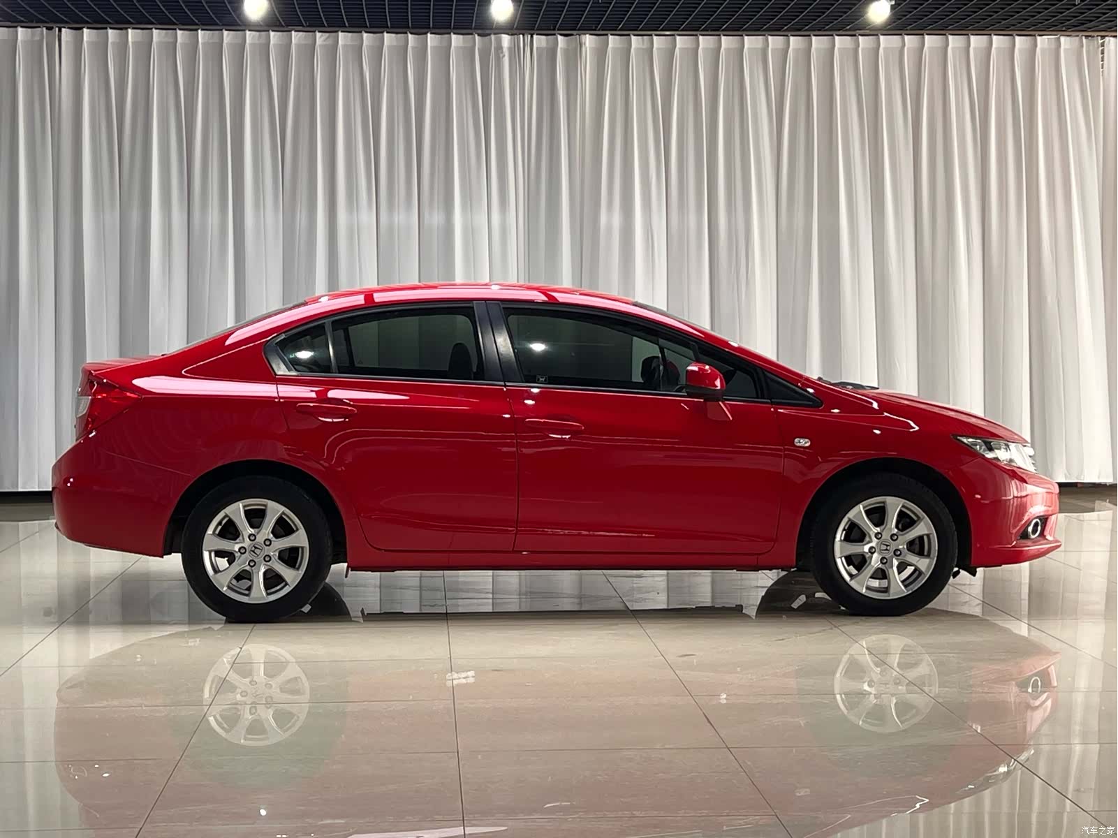 Honda Civic, 2011 все фото