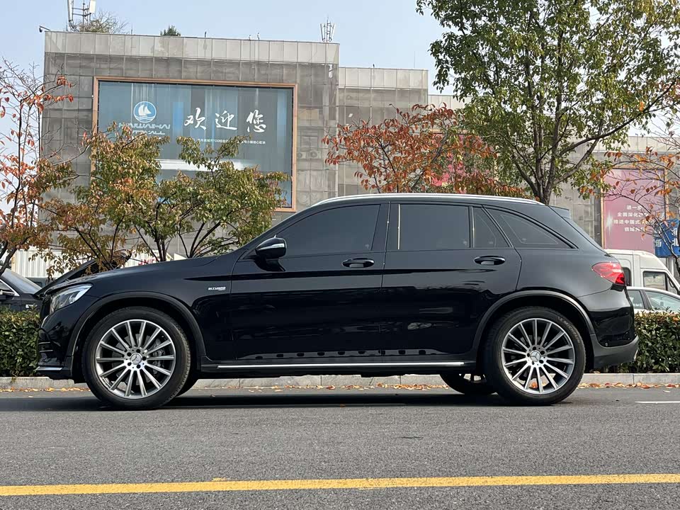 Mercedes-Benz GLC AMG