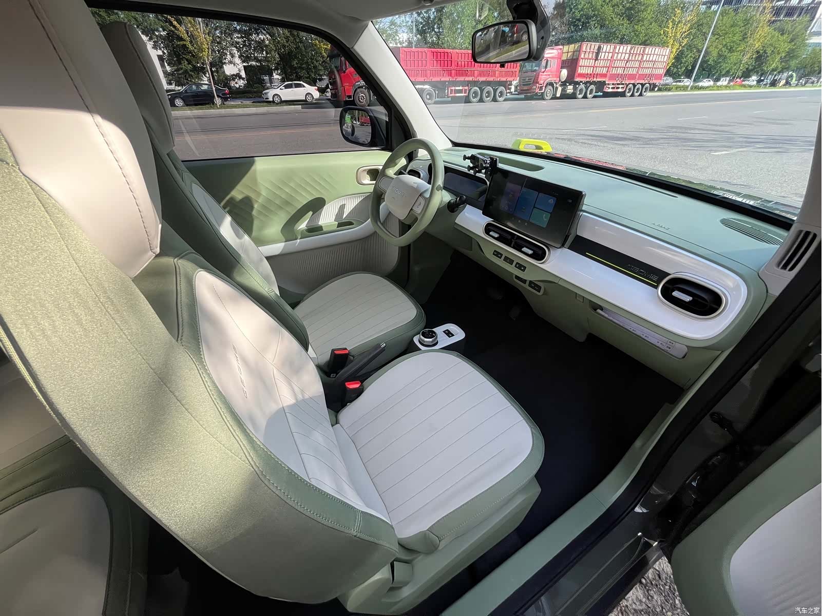 Geely Panda, 2025 13