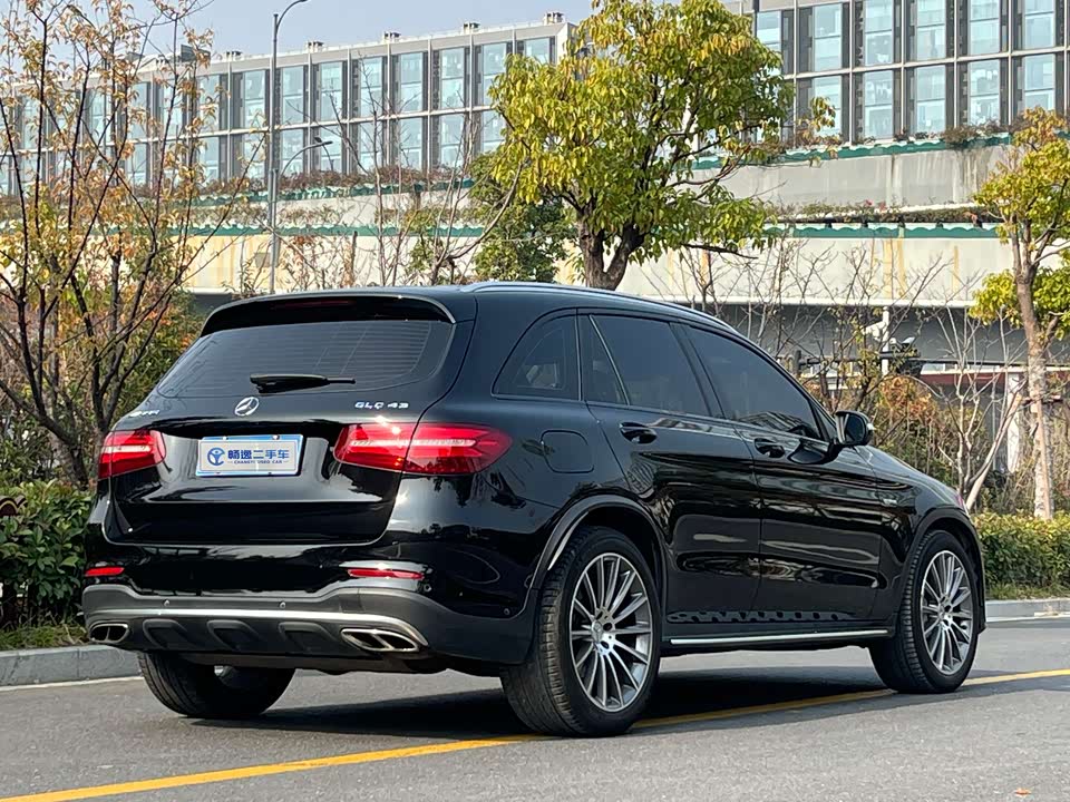 Mercedes-Benz GLC AMG