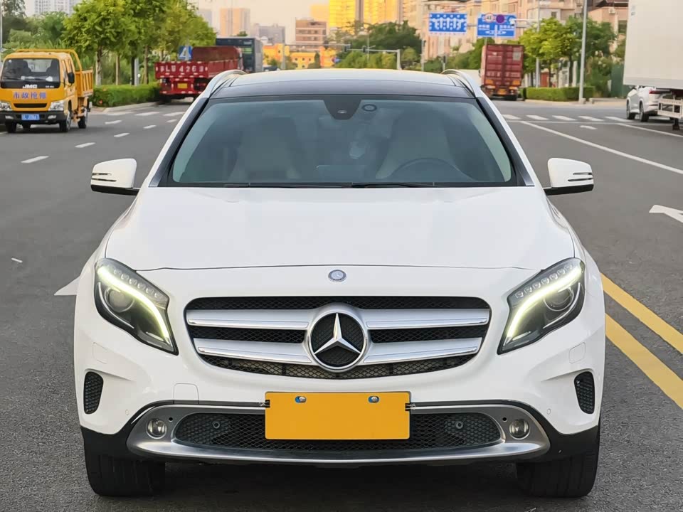 Mercedes-Benz GLA