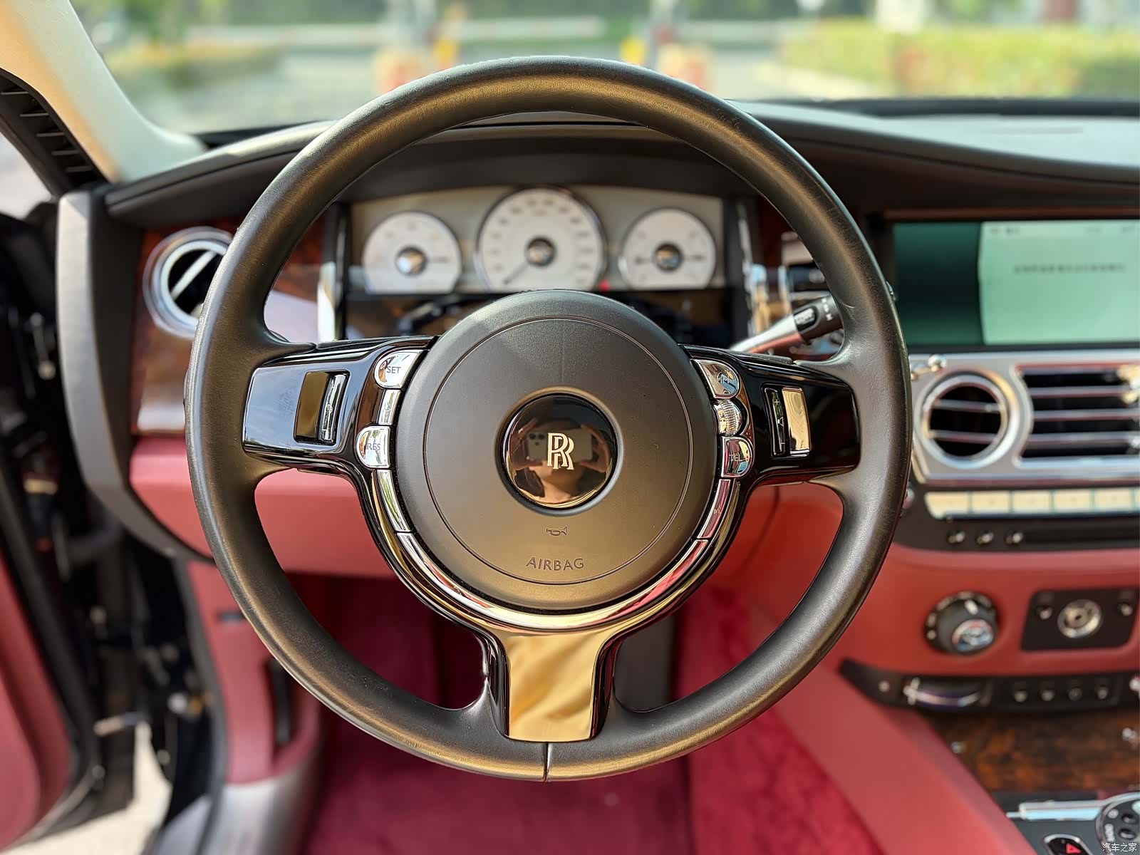 Rolls-Royce Ghost, 2016 7