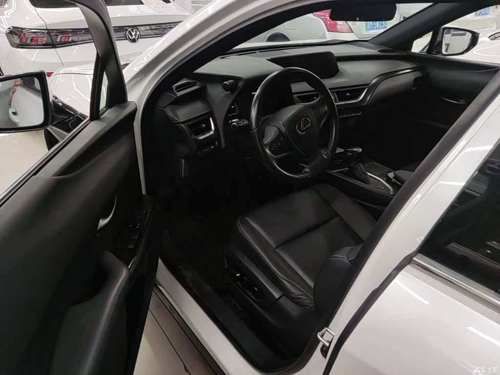 Lexus UX, 2021 16
