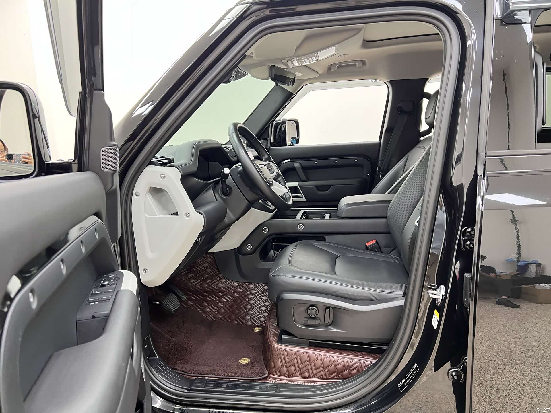 Land Rover Defender, 2022 8