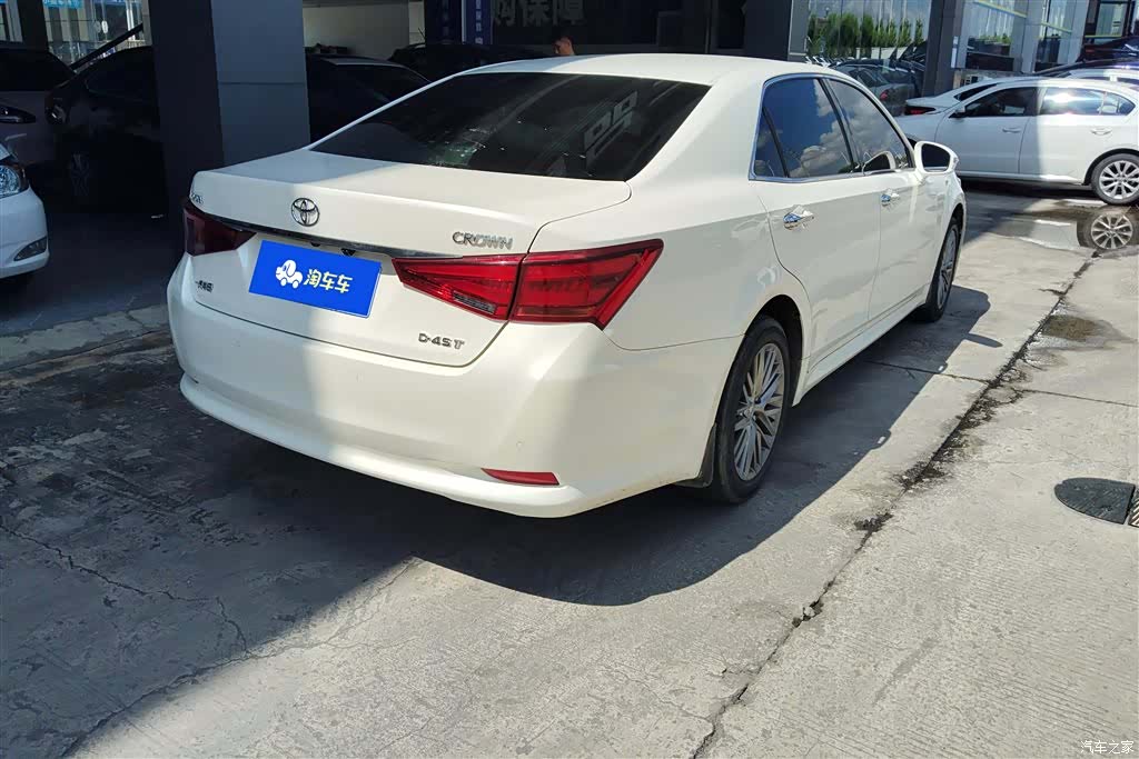 Toyota Crown, 2017 3