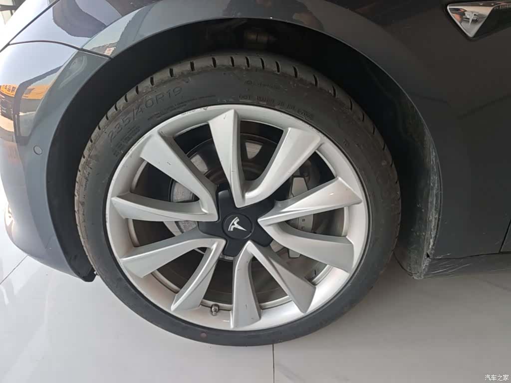 Tesla Model 3, 2019 23
