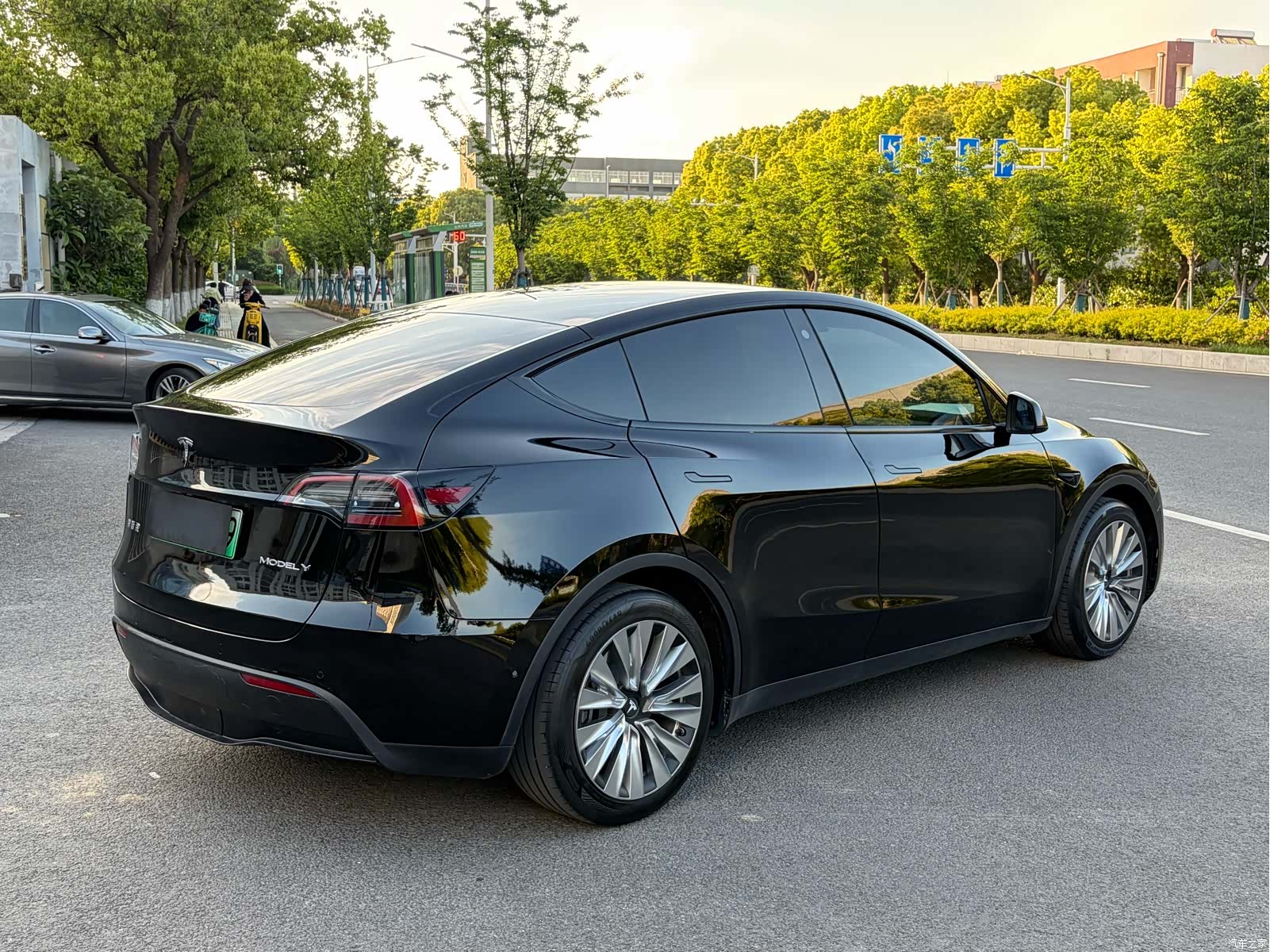Tesla Model Y, 2022 8
