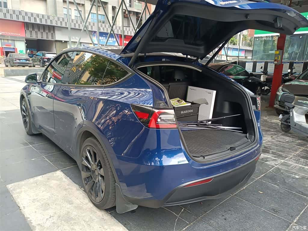 Tesla Model Y, 2022 23