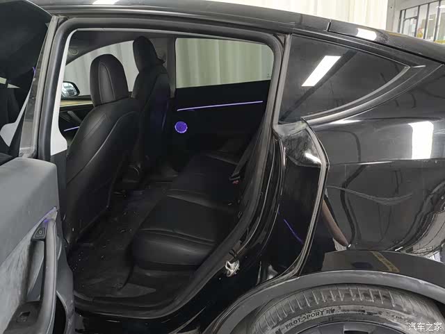 Tesla Model Y, 2021 9