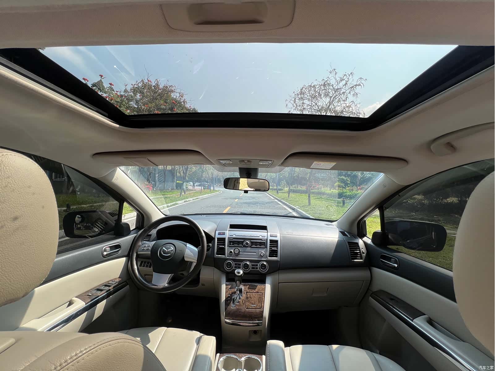 Mazda 8, 2014 13