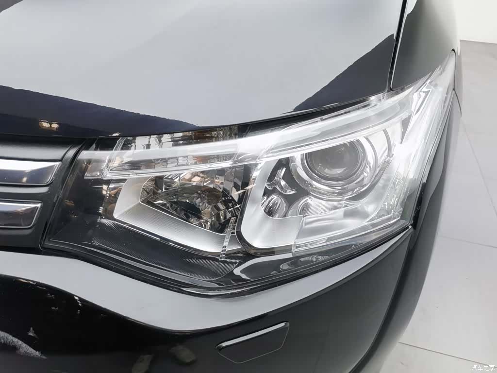 Mitsubishi Outlander, 2014 7