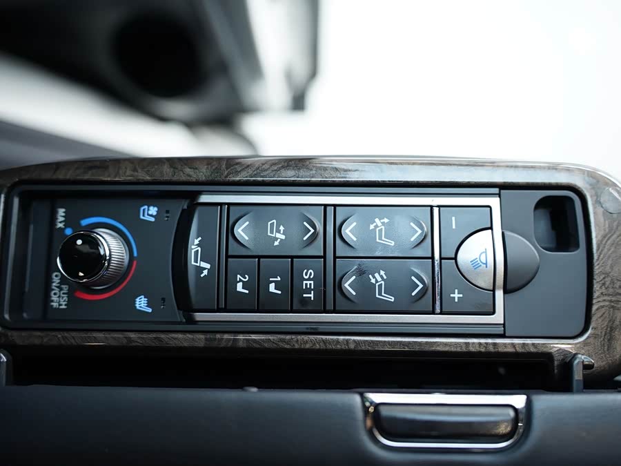 Toyota Vellfire 2021, фото 13