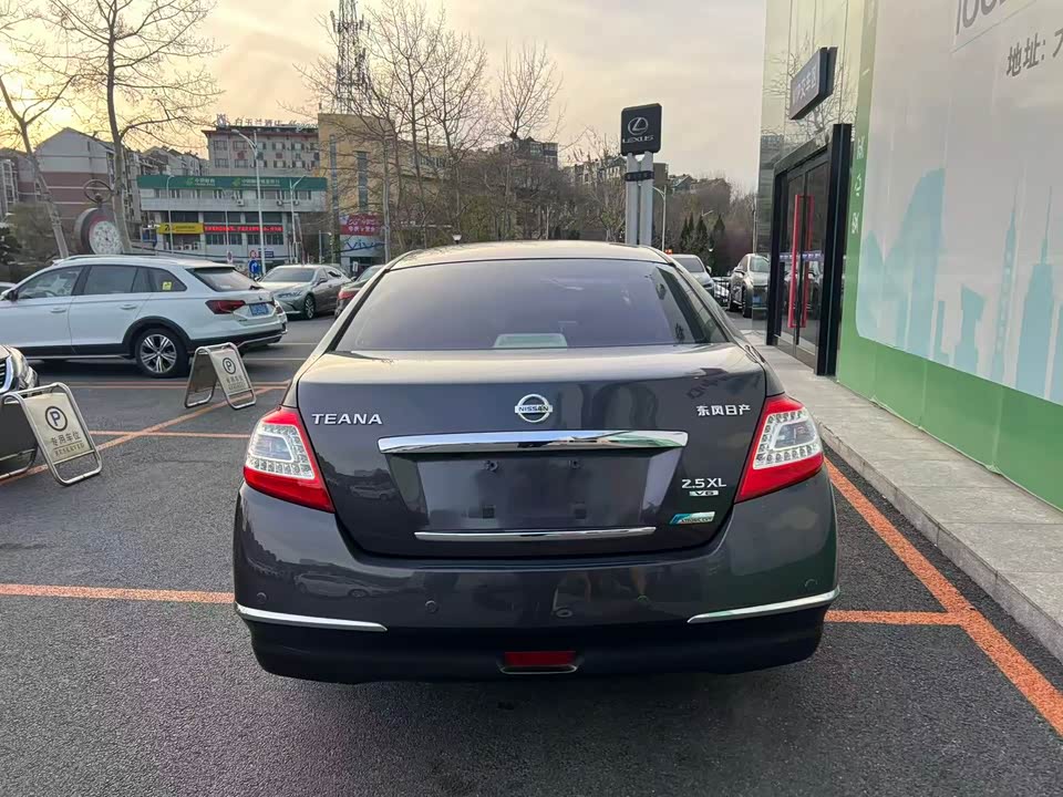 Nissan Teana