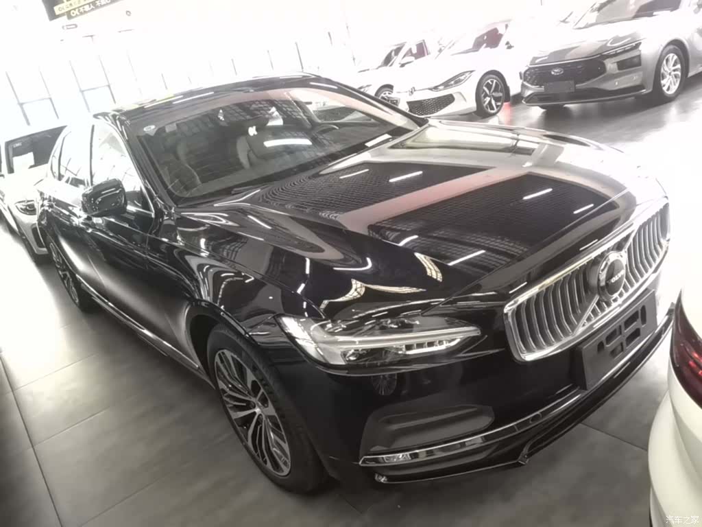 Volvo S90, 2025 4