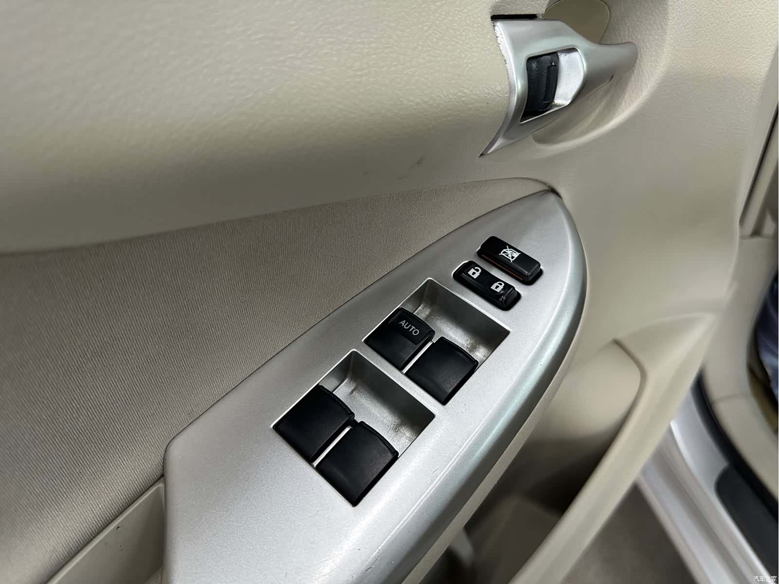 Toyota Corolla, 2013 все фото