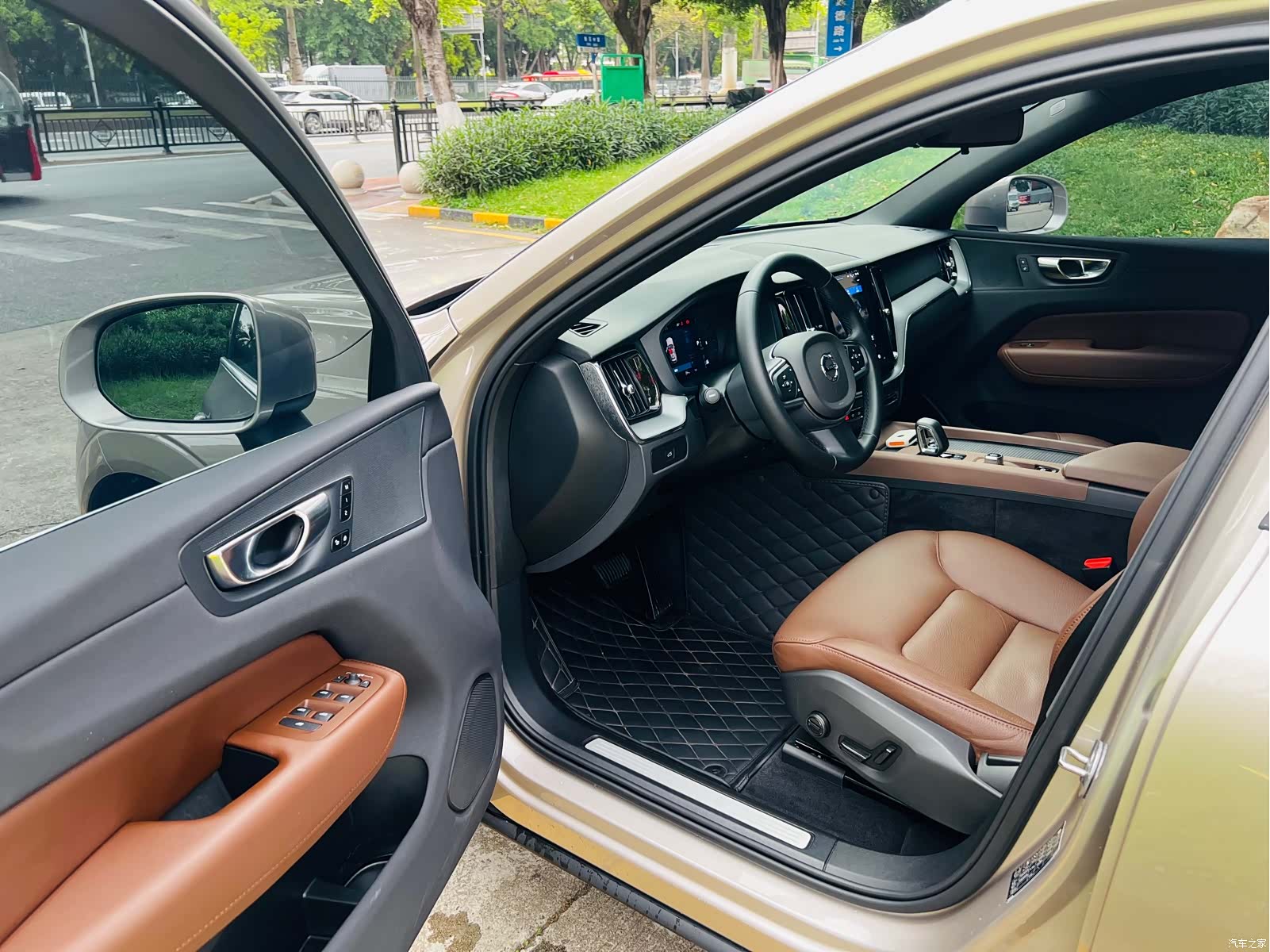 Volvo XC60, 2025 9