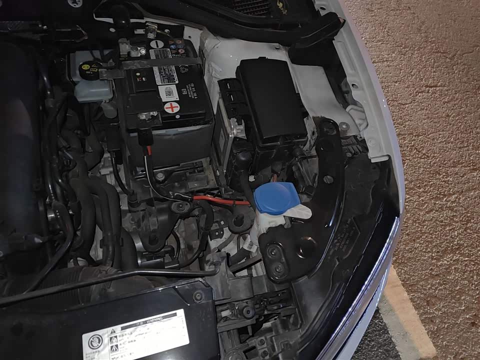 Volkswagen T-ROC exploring Songs