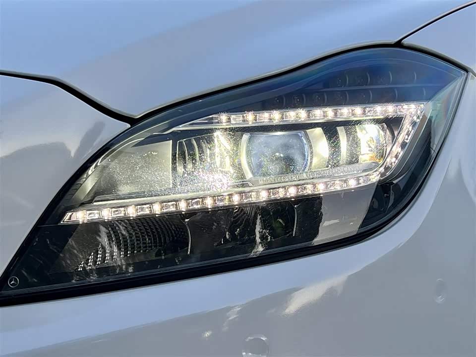 Mercedes-Benz CLS Mercedes-Benz CLS