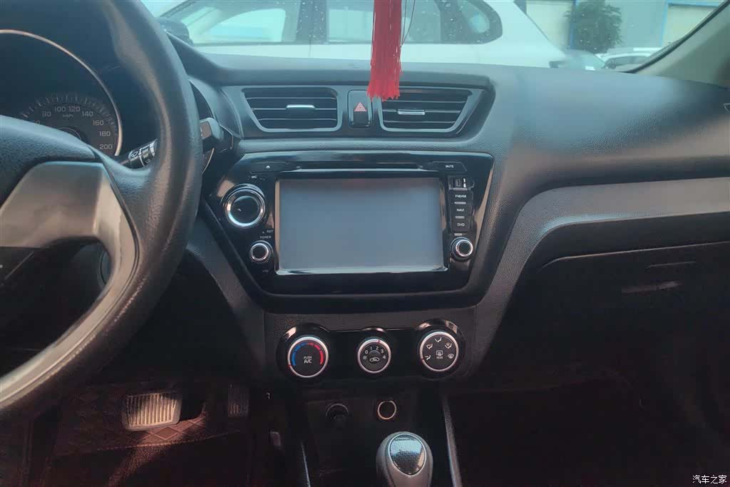 Kia K2, 2015 13