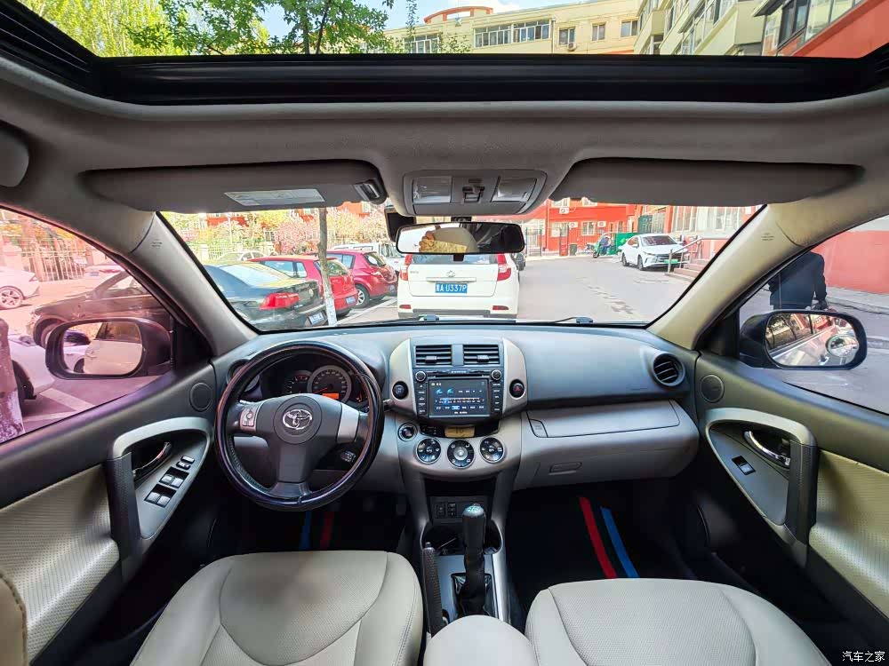 Toyota RAV4, 2009 7