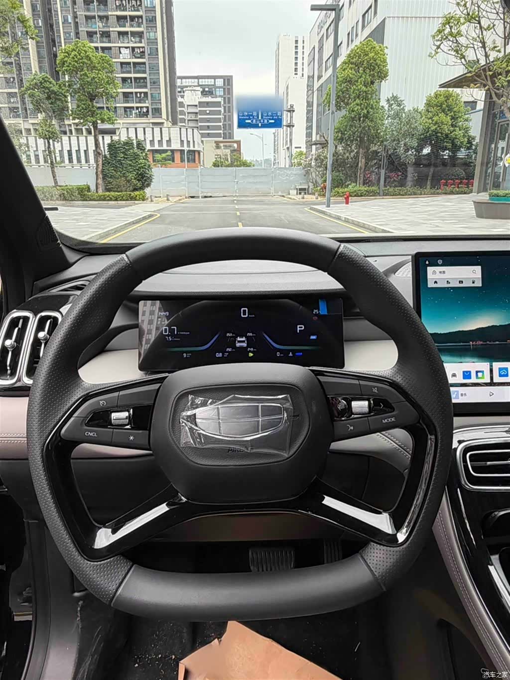 Geely Boyue, 2026 13