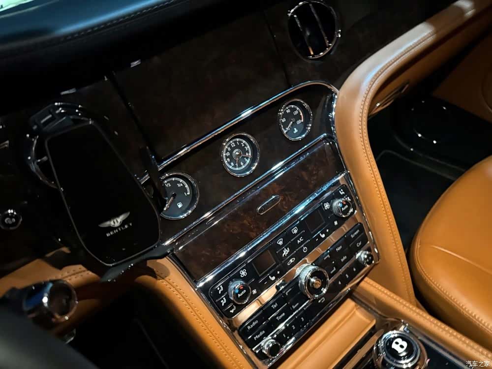 Bentley Mulsanne, 2015 8