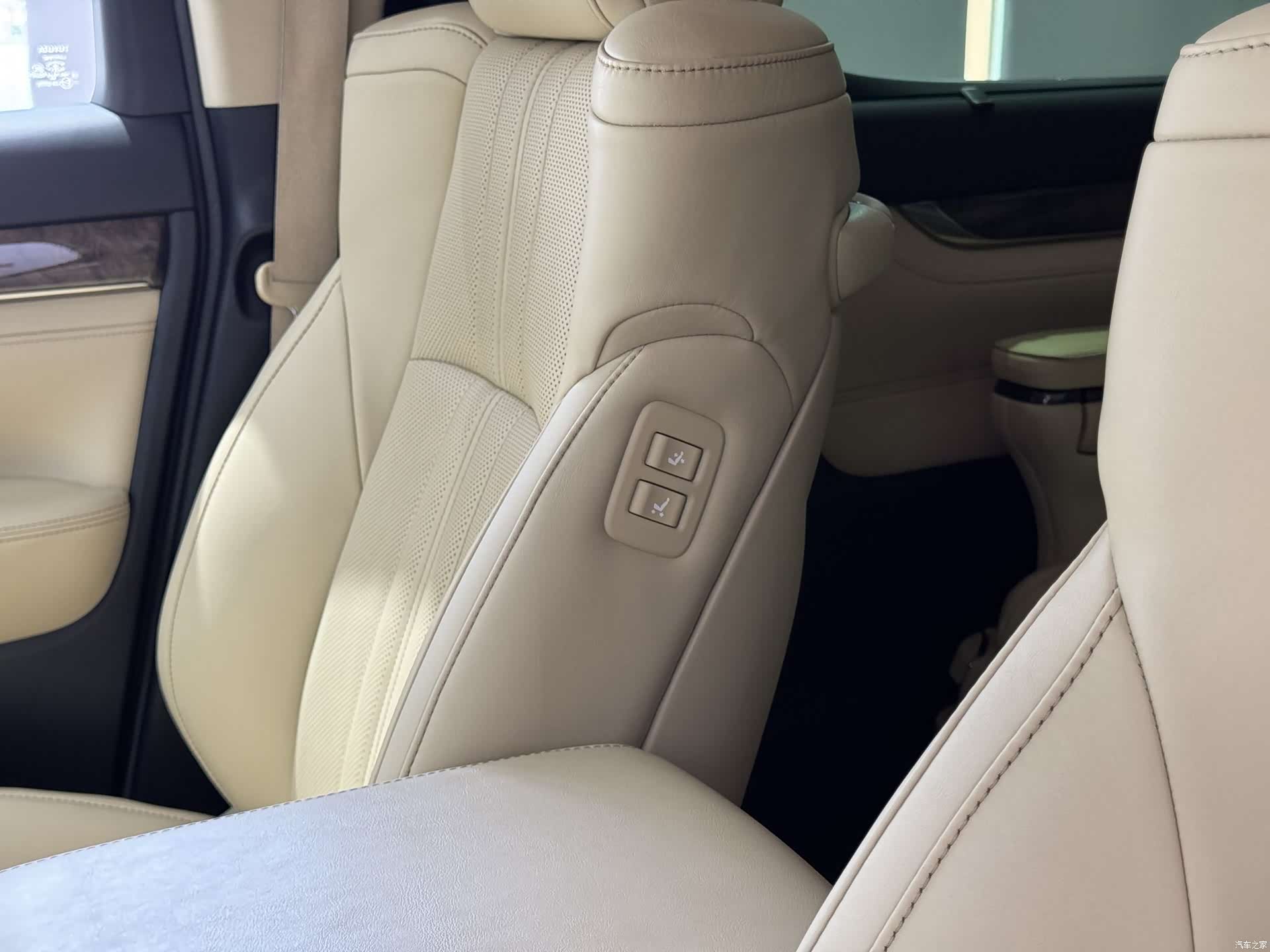 Toyota Alphard, 2020 10