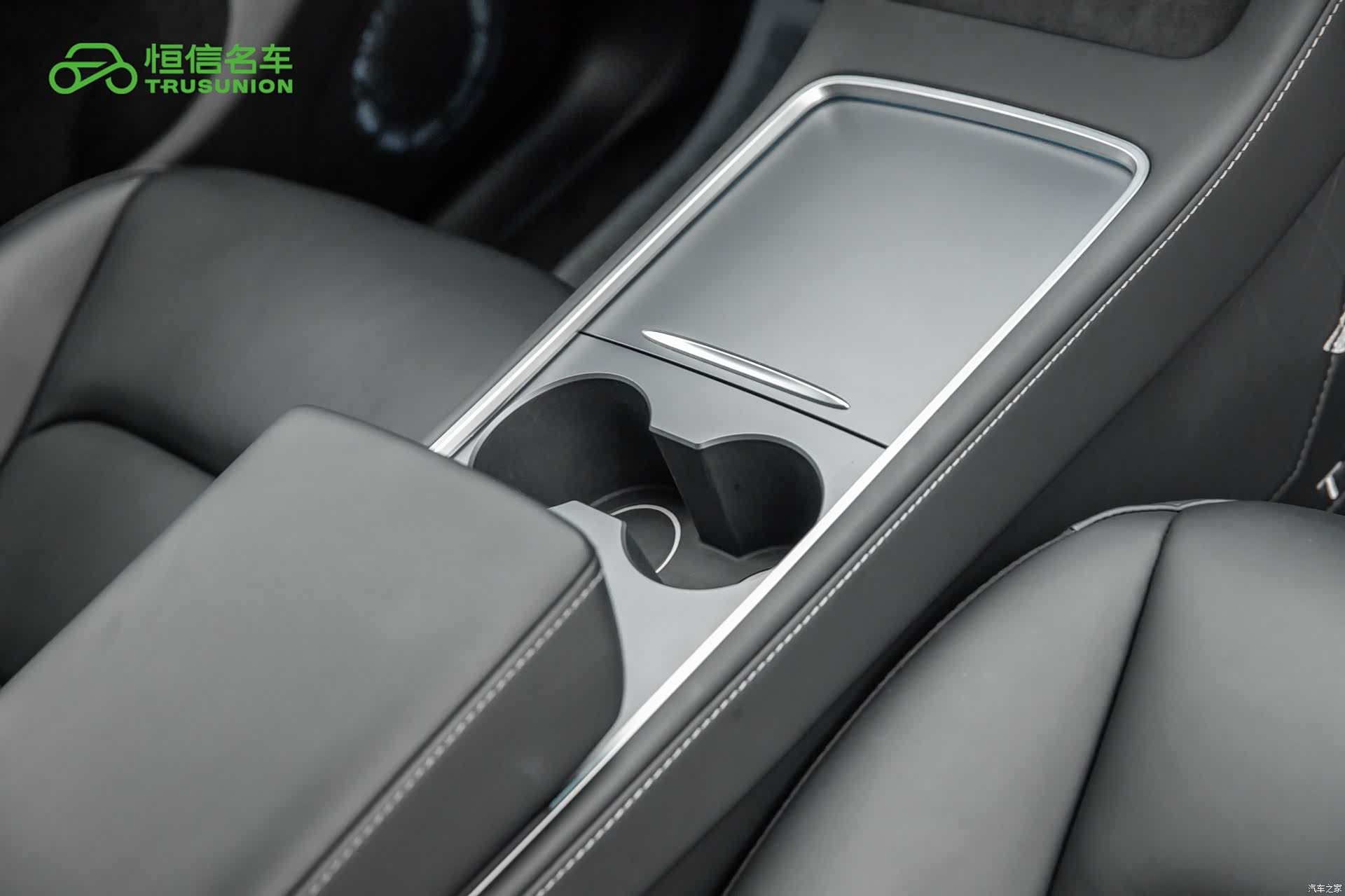 Tesla Model Y, 2023 19
