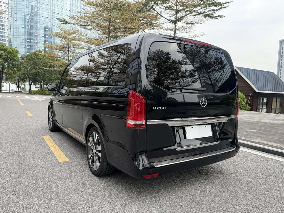 Mercedes-Benz V-class