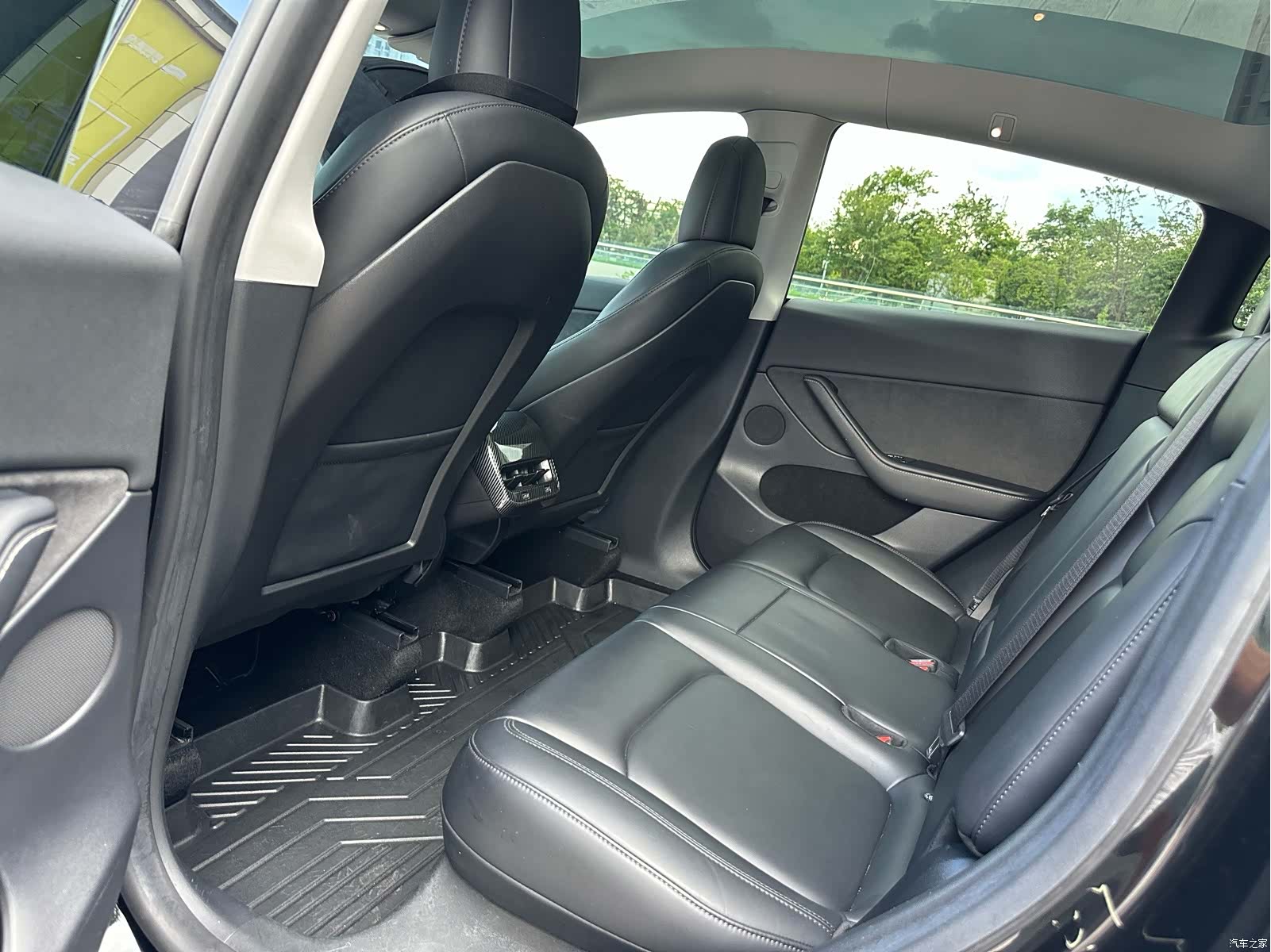 Tesla Model Y, 2022 10