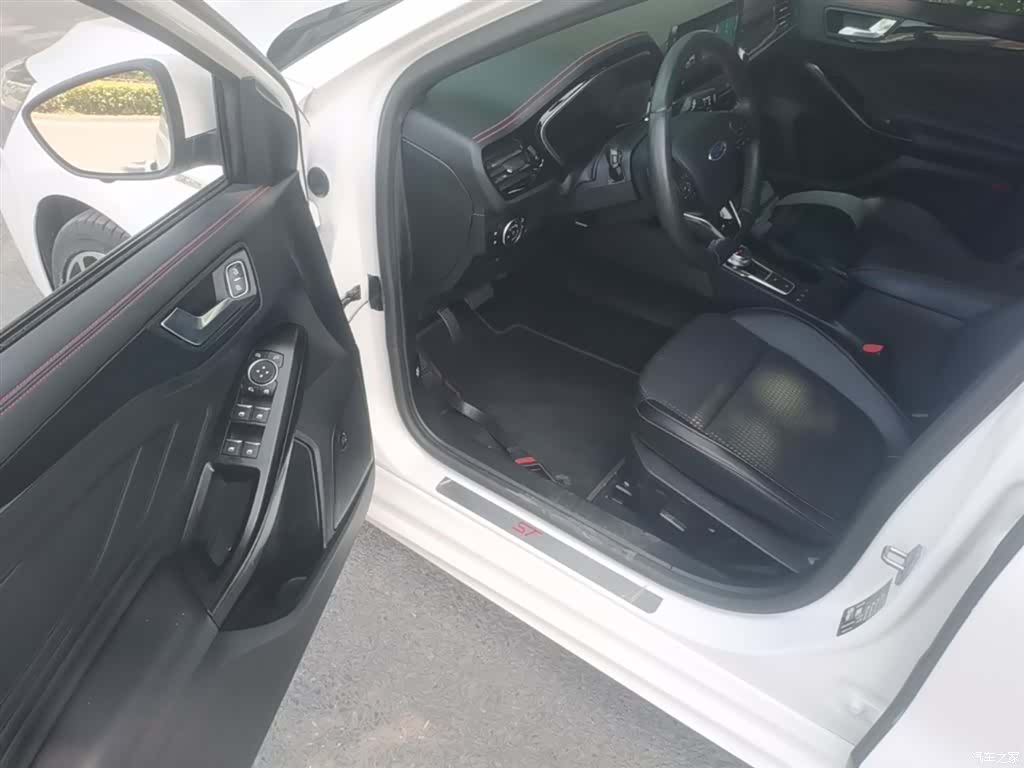 Ford Focus, 2021 16